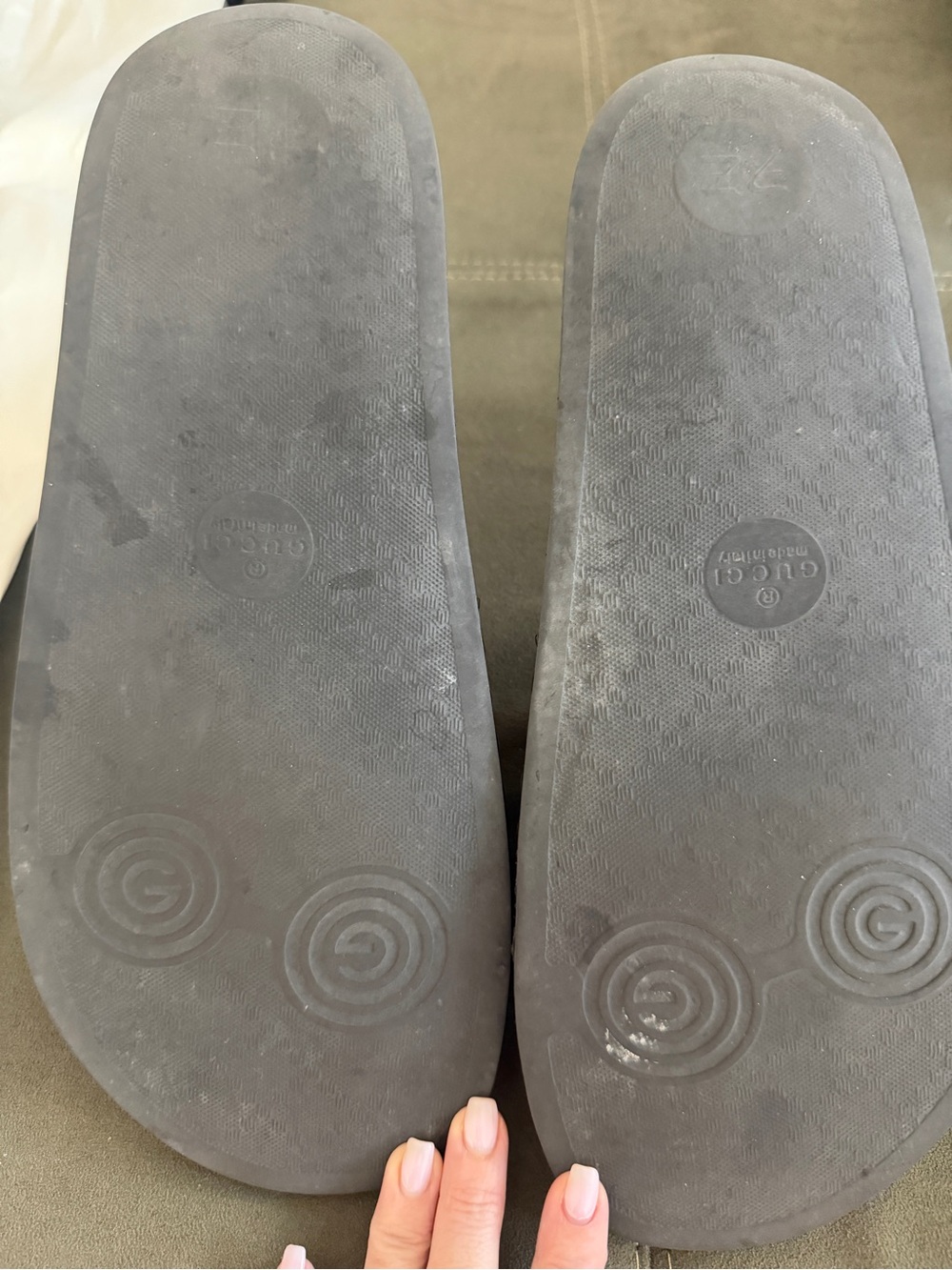 Black Gucci GG Logo Quilted Slide Sandals Matelasse Slides - Picture 5 of 10